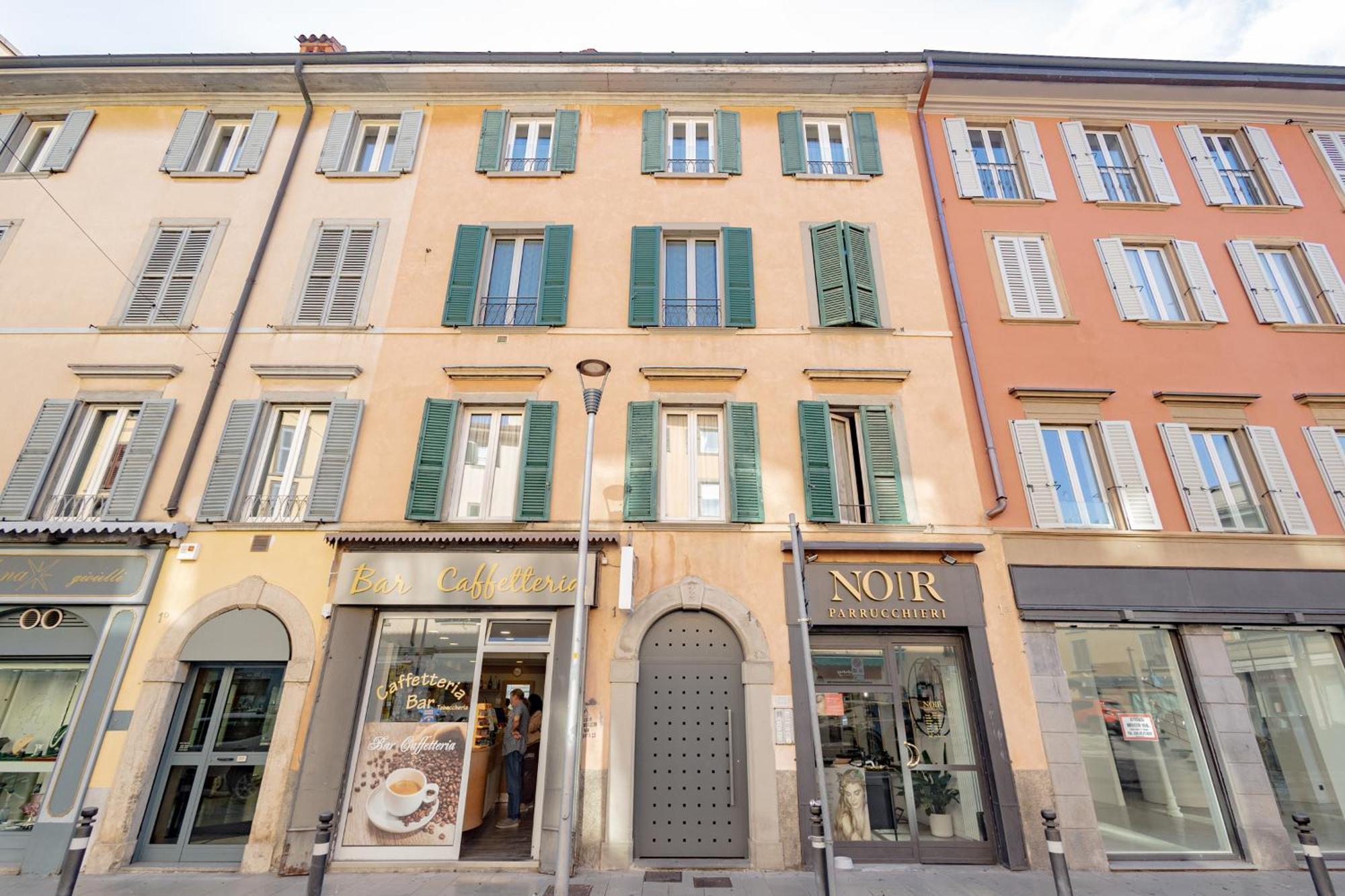 Appartamento Bergamo 24 *